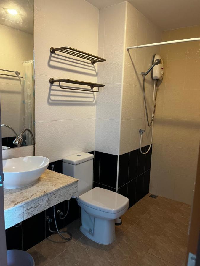 Trio Gems Condo Near Beach And Food Market Jomtien Beach Buitenkant foto